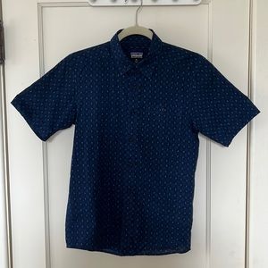 Patagonia Men’s XS short sleeved collared cotton shirt